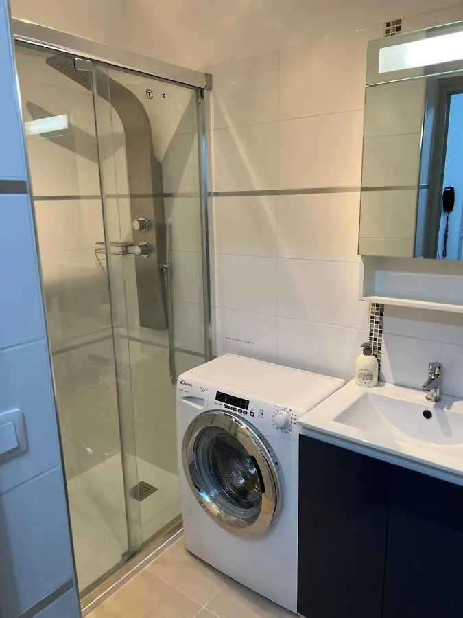 Superbe Appartement En Residence Avec Piscine. Aix-les-Bains
